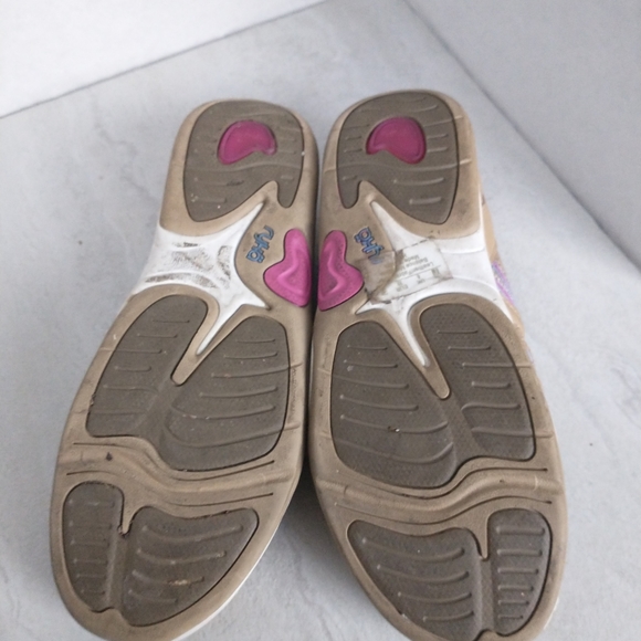 RYKA WOMEN'S SNEAKERS Great Condition, no holes or rips - Picture 4 of 5